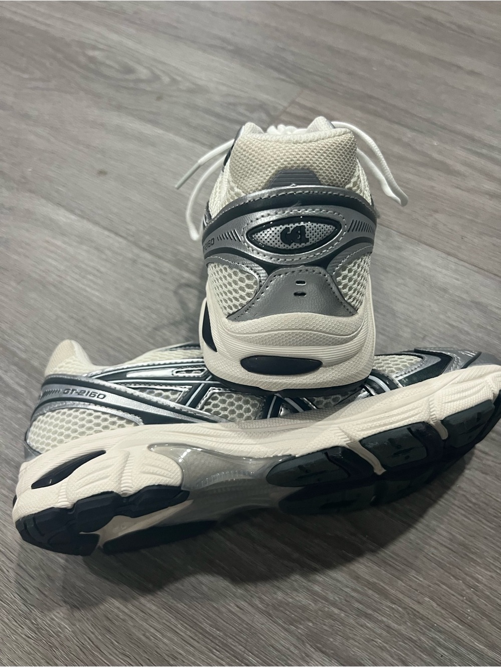White and Gray Mesh Running Sneakers gel GT-2160